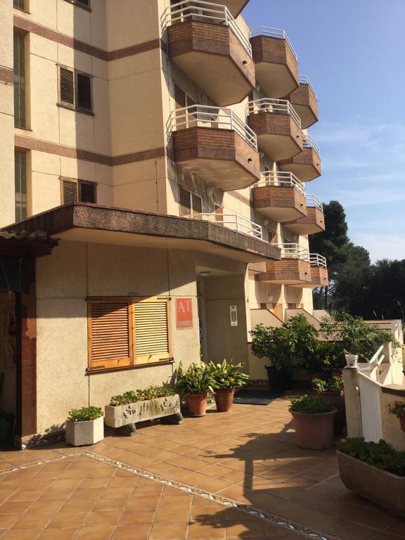 Apartamentos Eva Costa Brava Ngoại thất bức ảnh